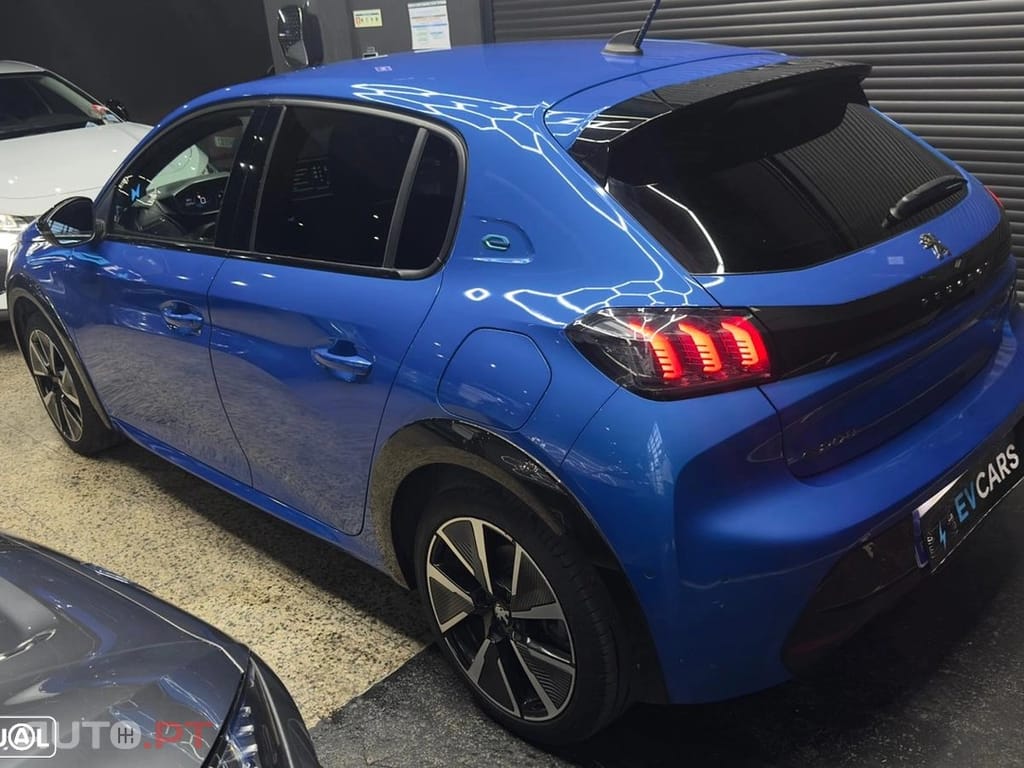 Peugeot E-208 50 kWh GT