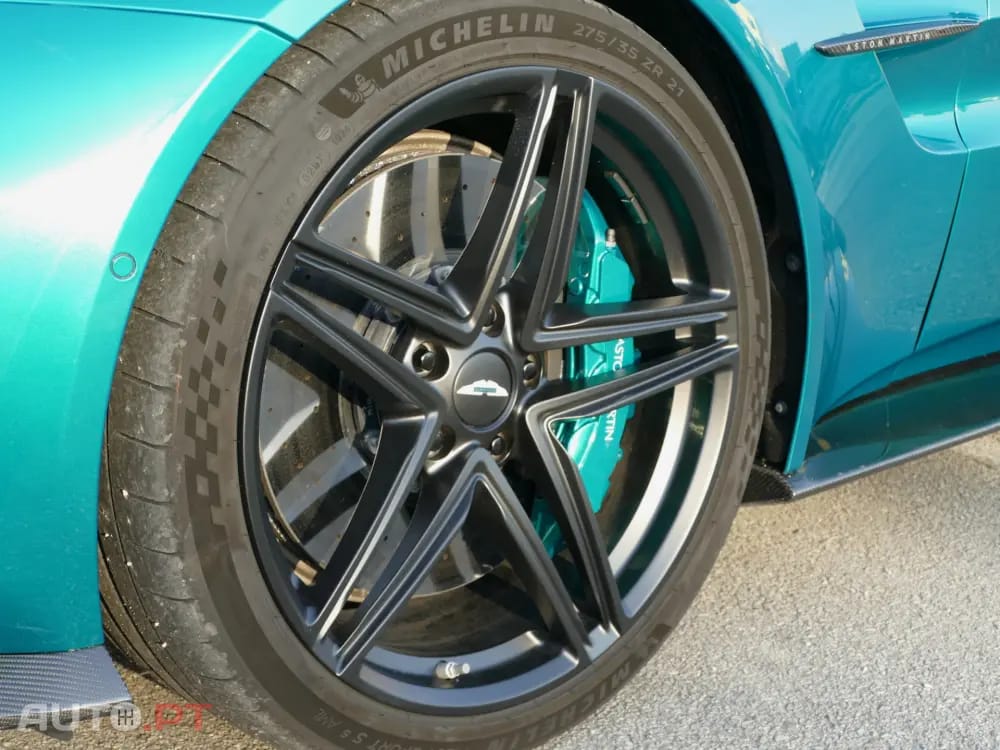 Aston Martin Vantage Coupé V8