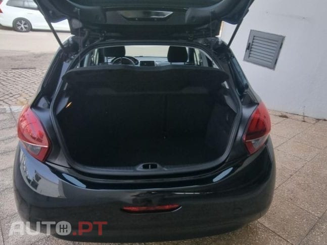 Peugeot 208 1.6 BlueHDi Style