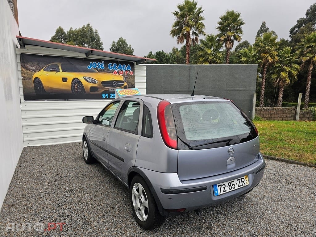 Opel Corsa 1.2 Enjoy