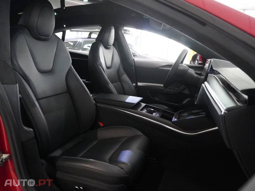 Tesla Model S Plaid AWD — fotografia 5