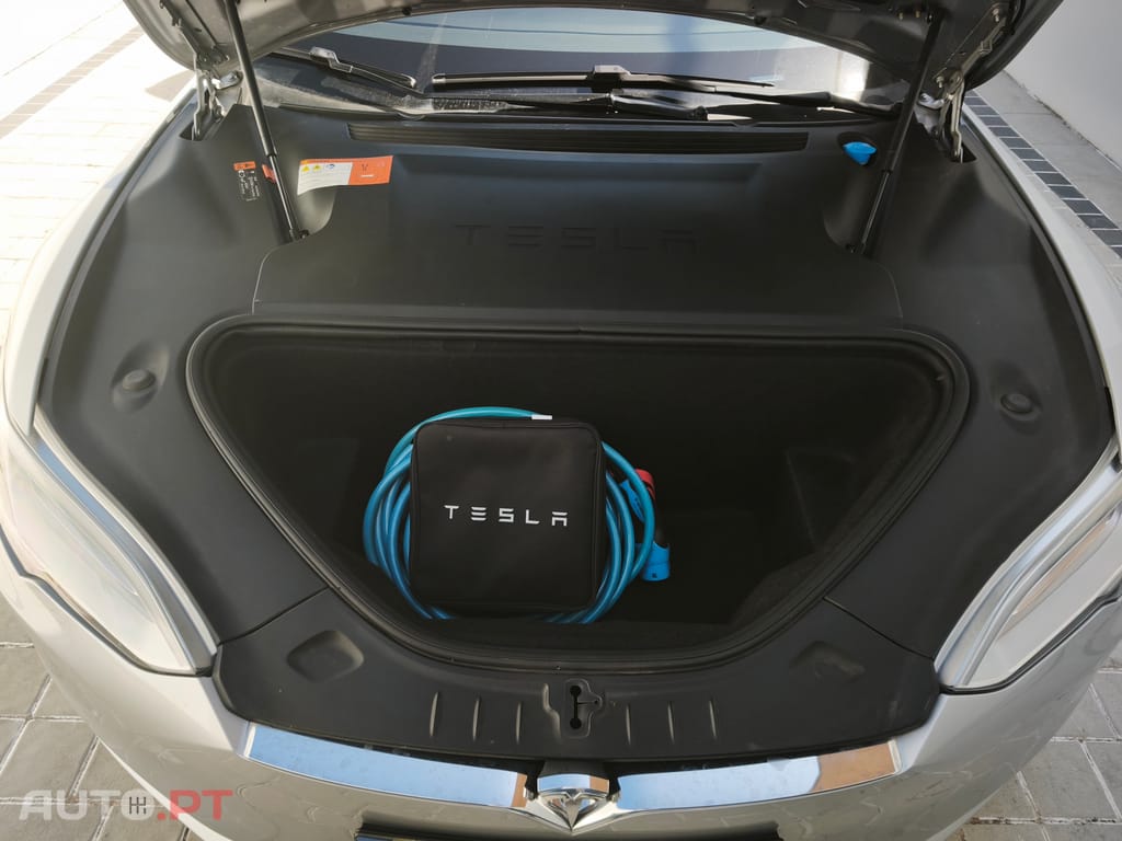 Tesla Model S 75D Dual Motor