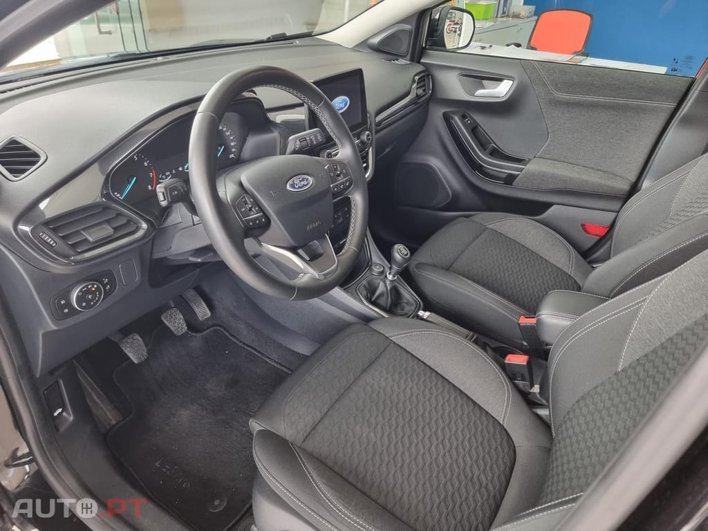 Ford Puma 1.0 EcoBoost MHEV Titanium