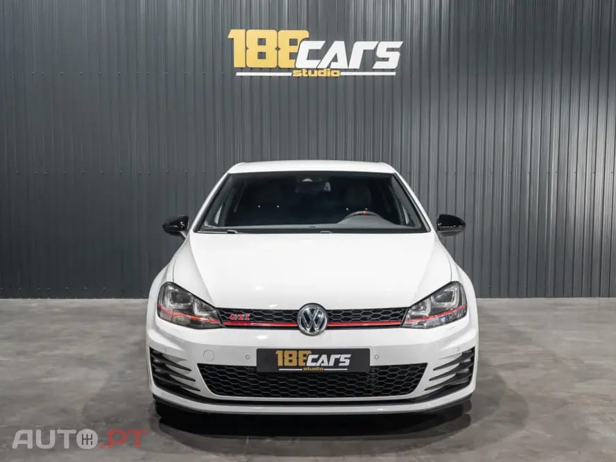 Volkswagen Golf GTI Performance BlueMotion DSG