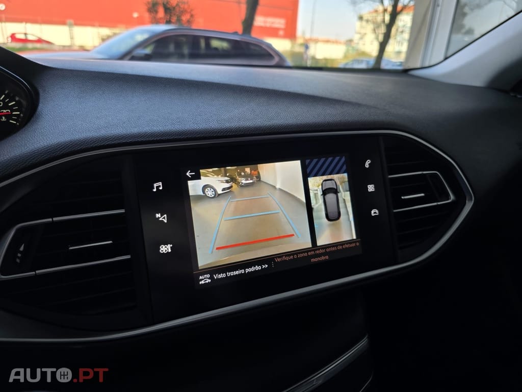 Peugeot 308 1.5 BlueHDi Style J17