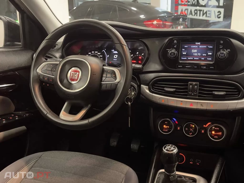 Fiat Tipo 1.3 M-Jet Easy JLL 17 (NACIONAL)