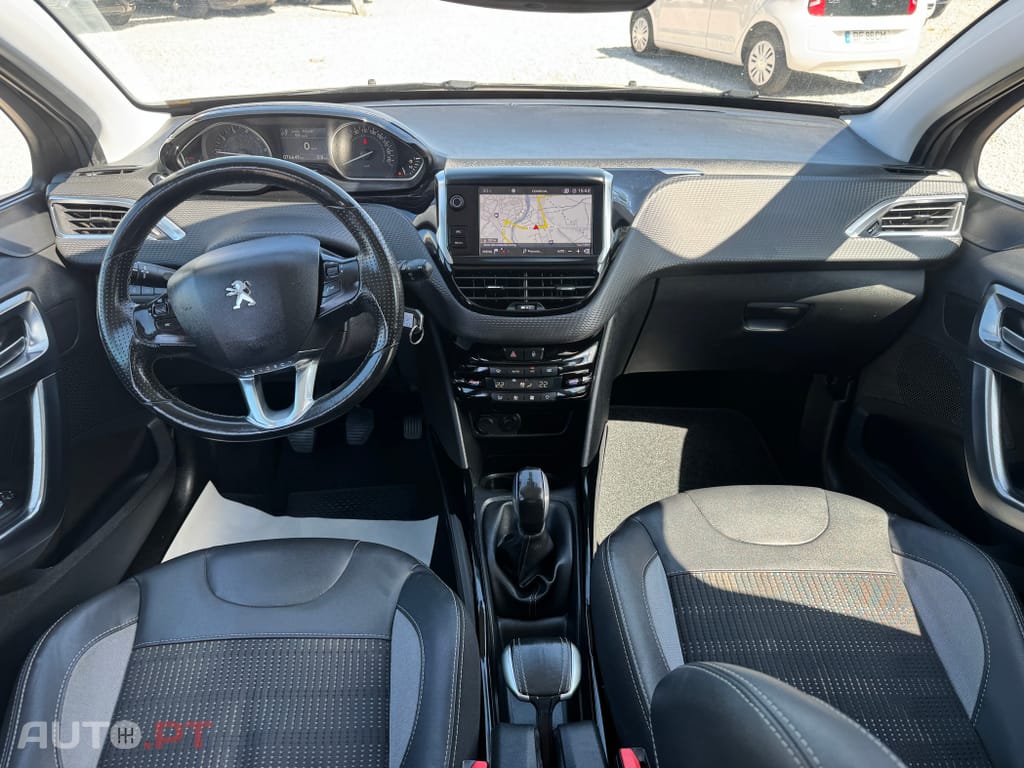 Peugeot 2008 1.2 PureTech Allure