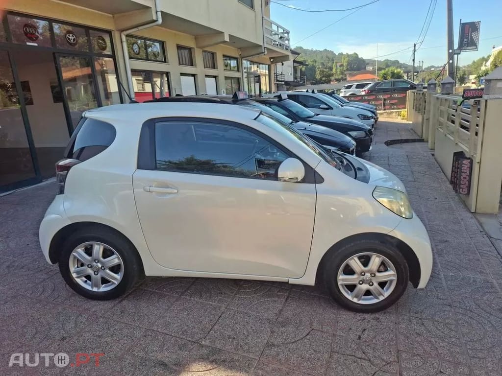 Toyota iQ 1.0 VVT-i 2 MultiDrive
