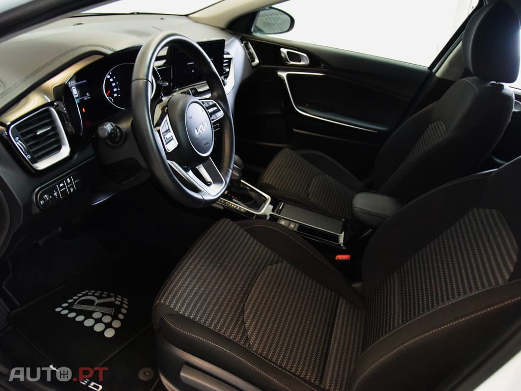 Kia Ceed SW 1.6 CRDi DCT7 (48V Mild-Hybrid)