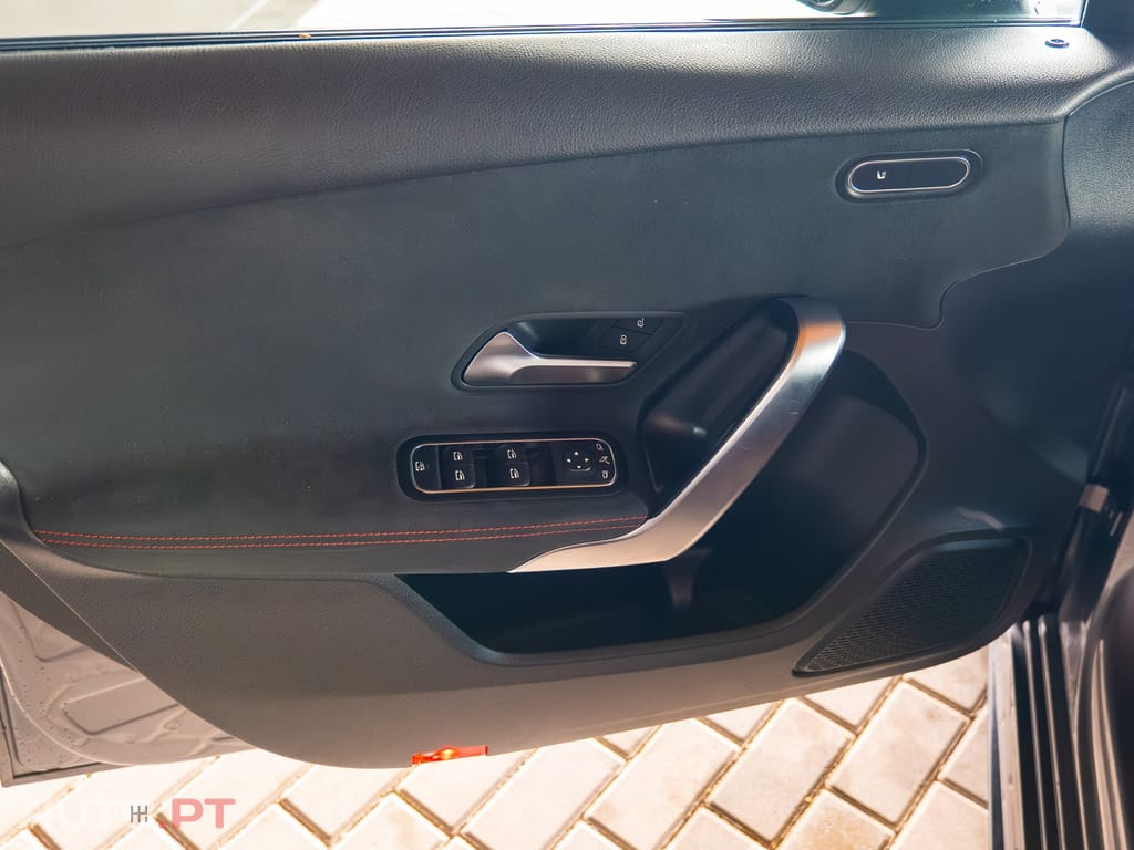 Mercedes-Benz A 35 AMG 4Matic Speedshift DCT 7G