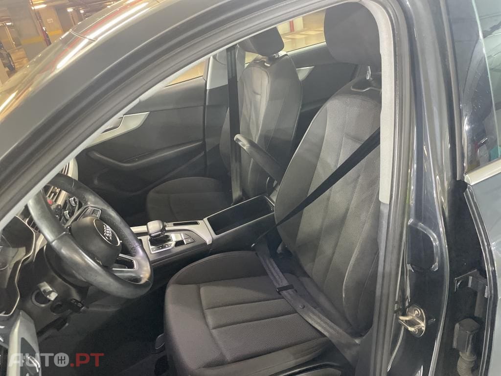 Audi A4 Avant 30 TDI S tronic