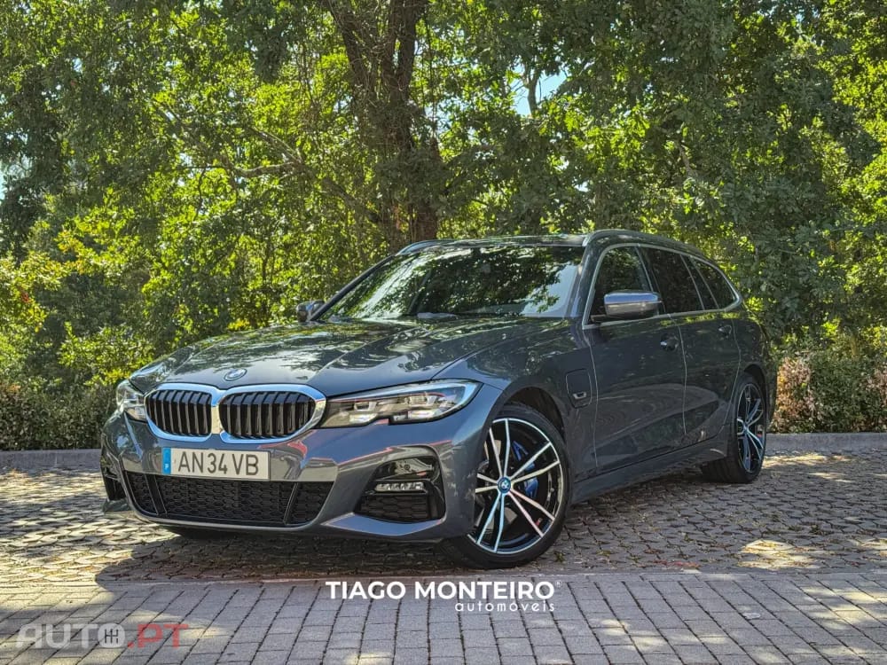 BMW 330 e Pack Desportivo M Auto