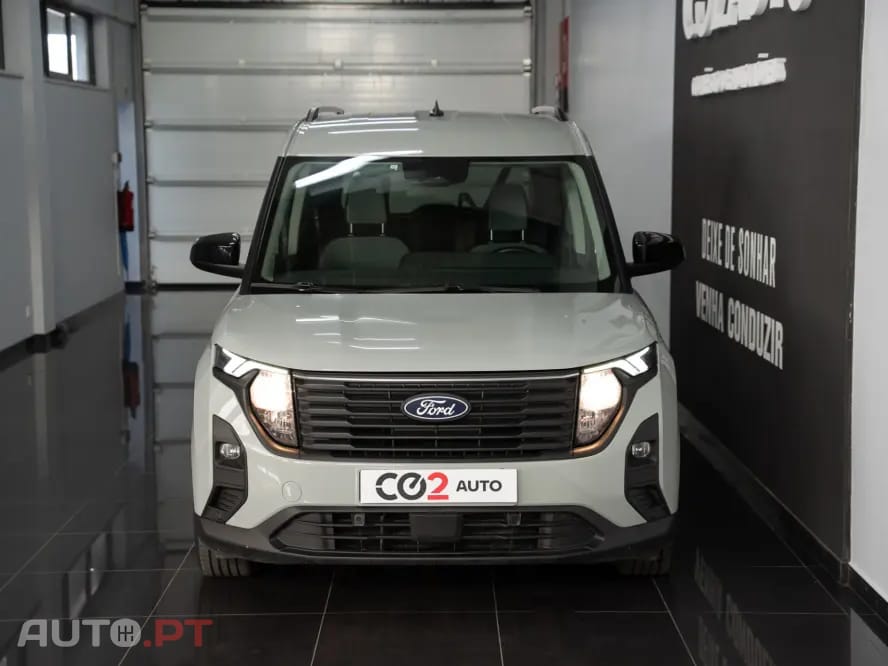 Ford Tourneo 1.0 EcoBoost Titanium