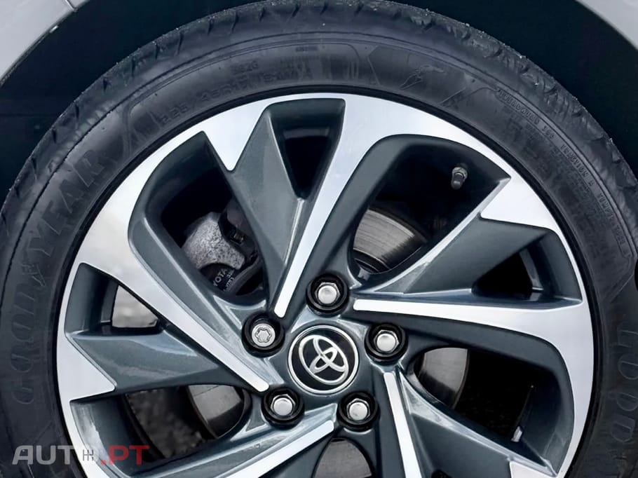 Toyota Auris Touring Sports Confort P. Sports