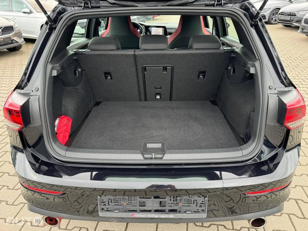 Volkswagen Golf 2.0 TSI GTI Black Style