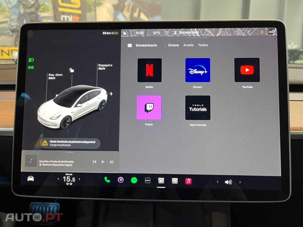 Tesla Model 3 Stander 