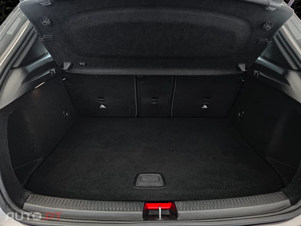 Mercedes-Benz A 250 A250e Hybrid