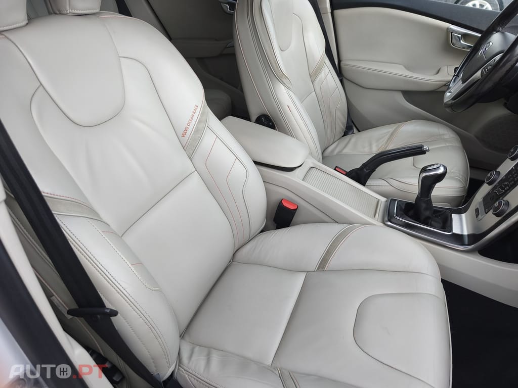 Volvo V40 Cross Country 1.6 D2 Summum