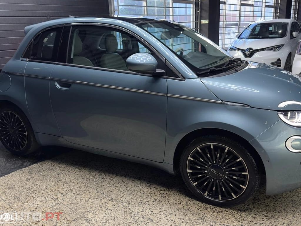 Fiat 500e La Prima