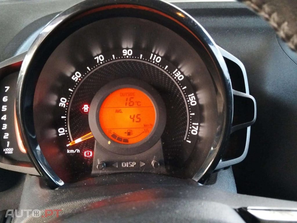 Toyota Aygo 1.0 VVti Exclusive Red