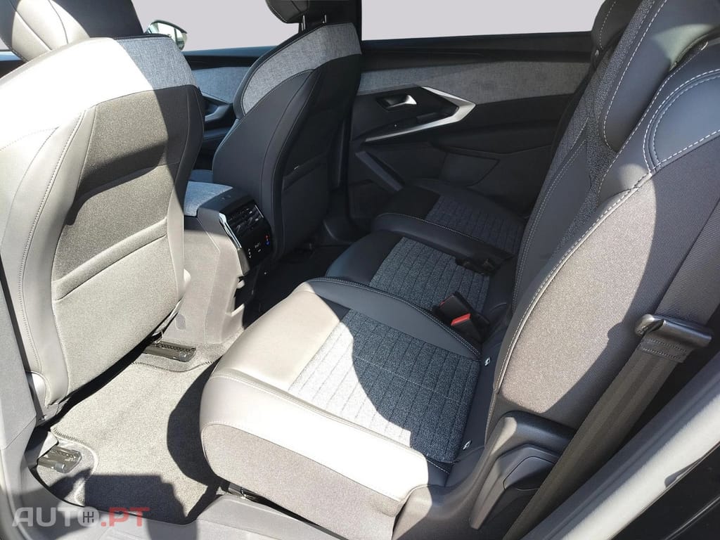 Peugeot E-5008 73 kWh Allure  I.V.A DEDUTÍVEL