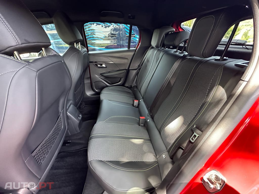 Peugeot E-208 50 kWh GT Pack