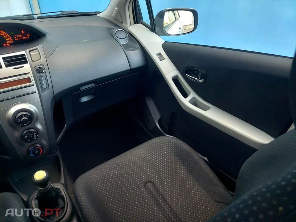 Toyota Yaris 1.0 VVT-i Comfort+AC