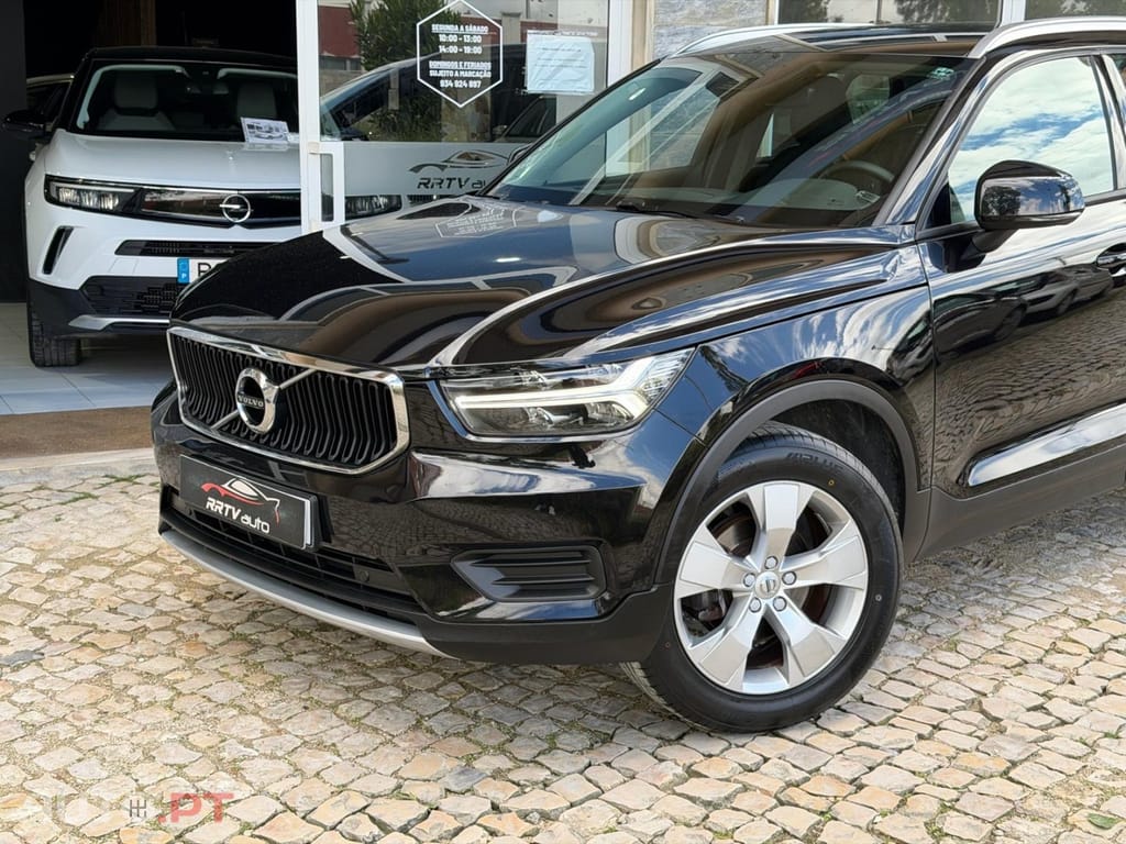 Volvo XC40 2.0 D3 Momentum Plus