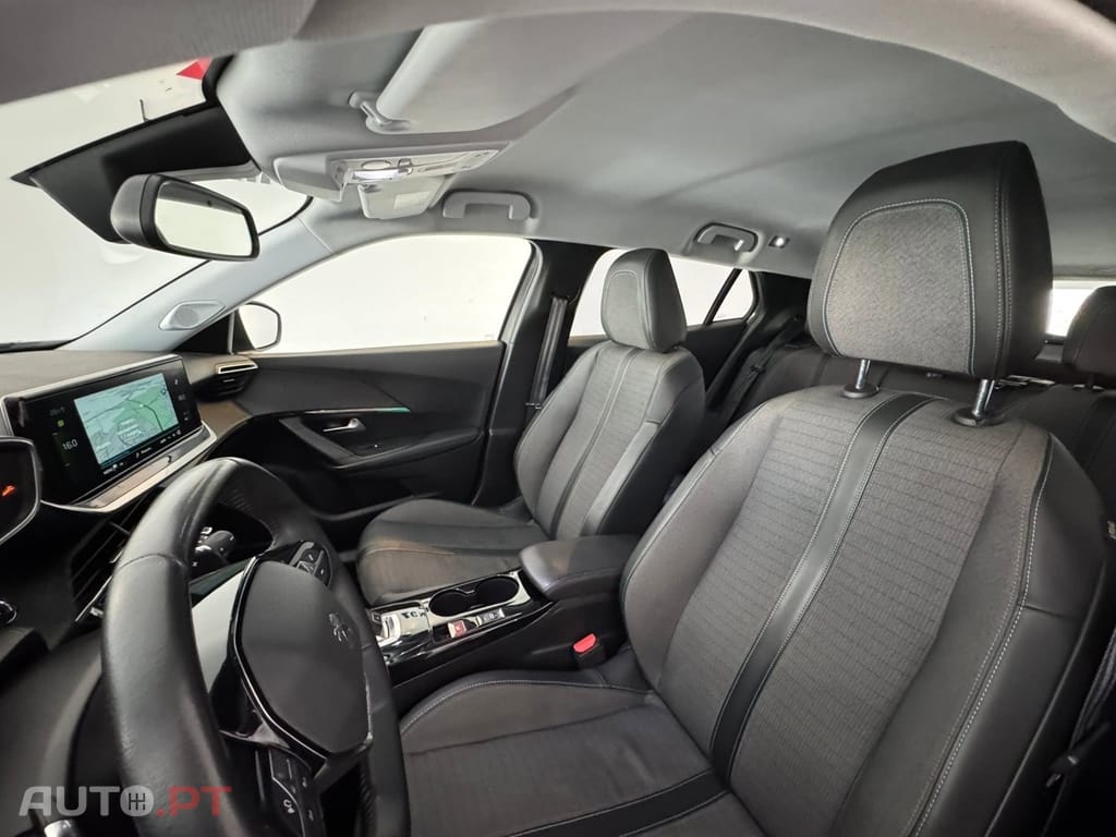 Peugeot 2008 1.2 PureTech Allure EAT8