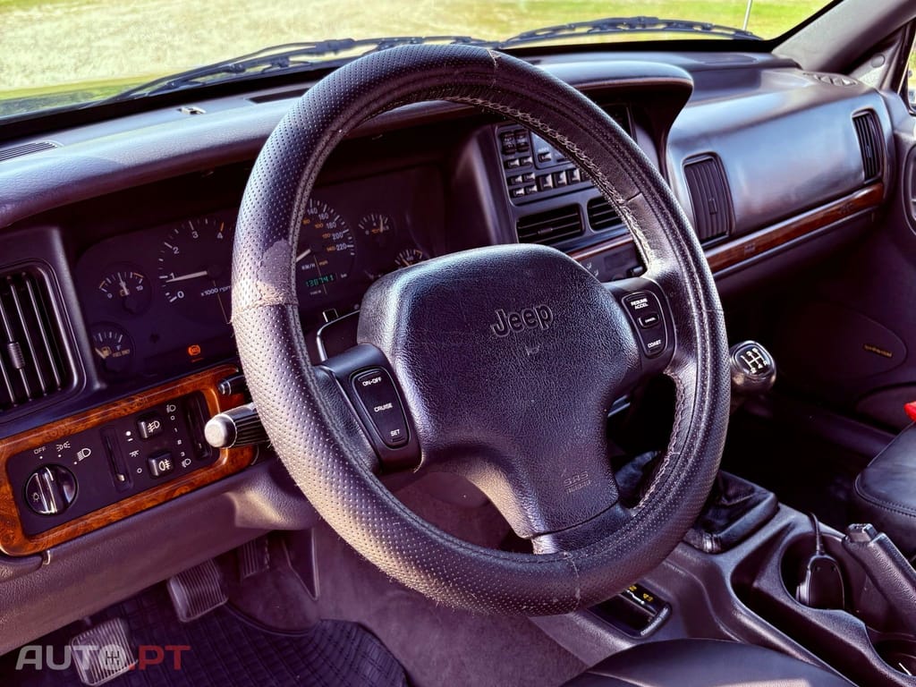 Jeep Grand Cherokee 2.5 TD Official