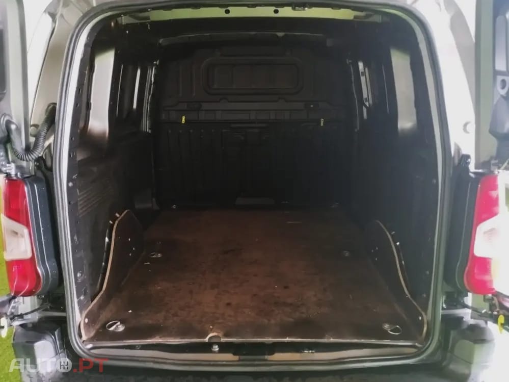 Peugeot Partner 1.5 Blue-HDI Premiun 3Lug