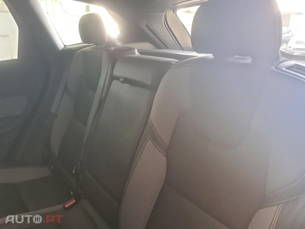 Volvo XC60 2.0 T8 PHEV Ultra Dark AWD