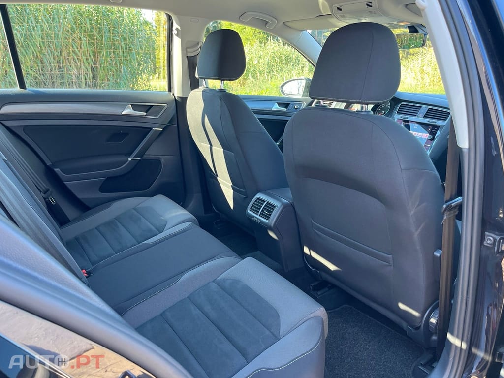 Volkswagen Golf 1.6 TDI R-Line DSG