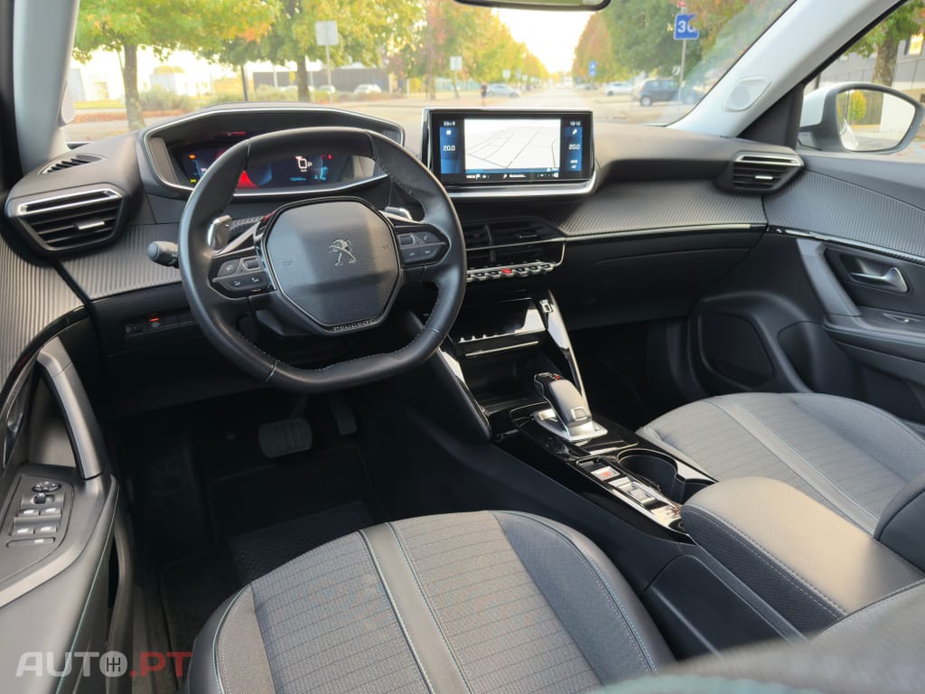 Peugeot 2008 PureTech 130 EAT8 Allure
