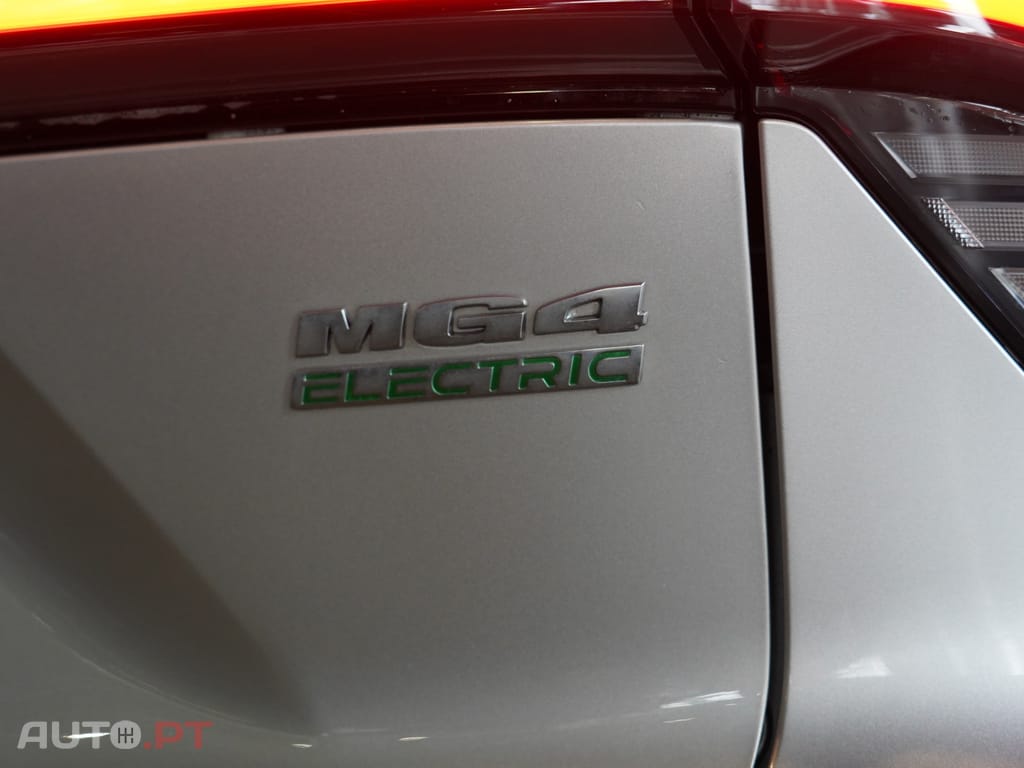 MG MG4 64 kWh Luxury