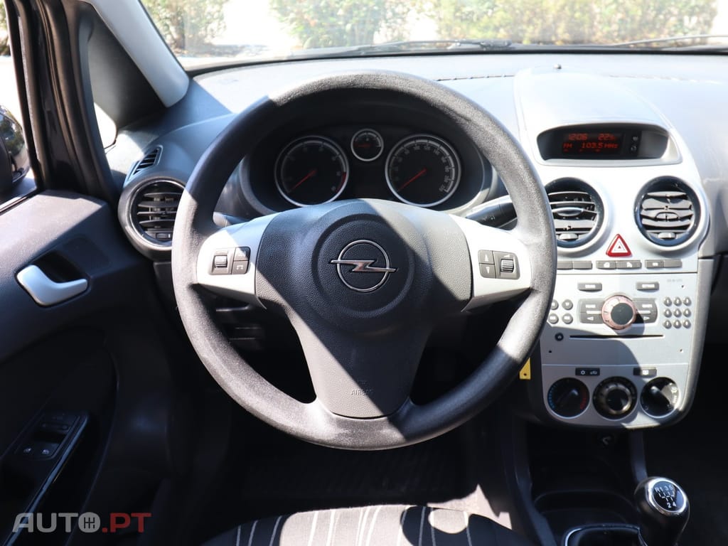 Opel Corsa 1.3 CDTi City — fotografia 12