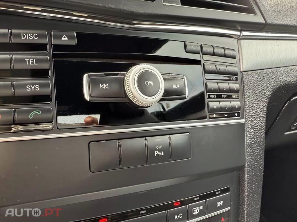 Mercedes-Benz E 250 CDI Avantgarde BlueEfficiency — fotografia 30