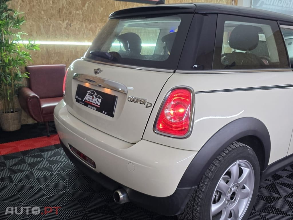 MINI Cooper Cooper D