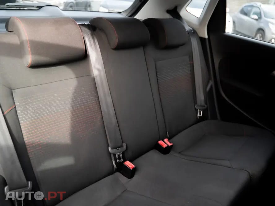 Volkswagen Polo 1.0 Confortline