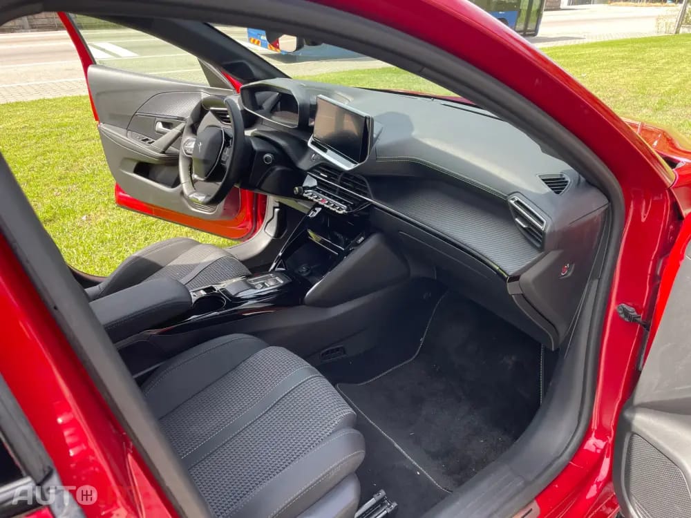 Peugeot E-208 50 kWh GT Pack