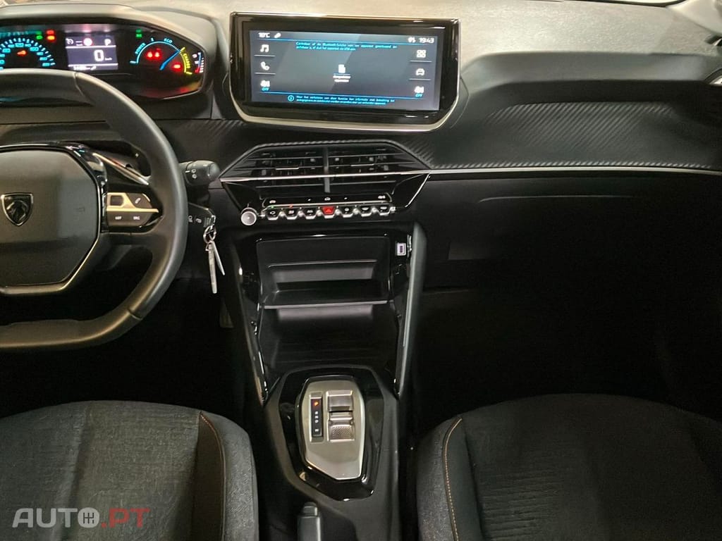 Peugeot 208 1.2 Hybrid Style e-DCS6