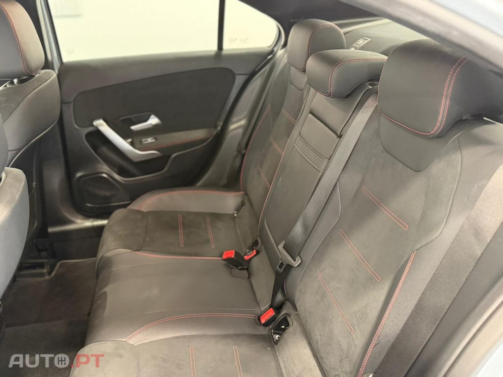 Mercedes-Benz A 200 Outro