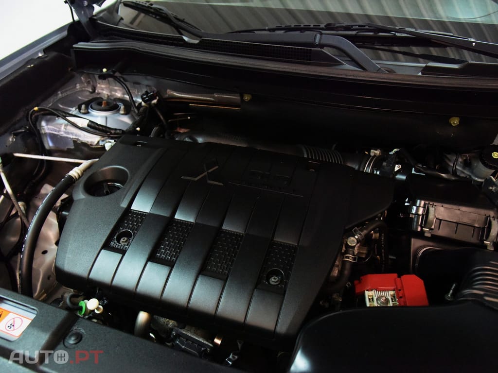 Mitsubishi Outlander 2.2 DI-D Intense+