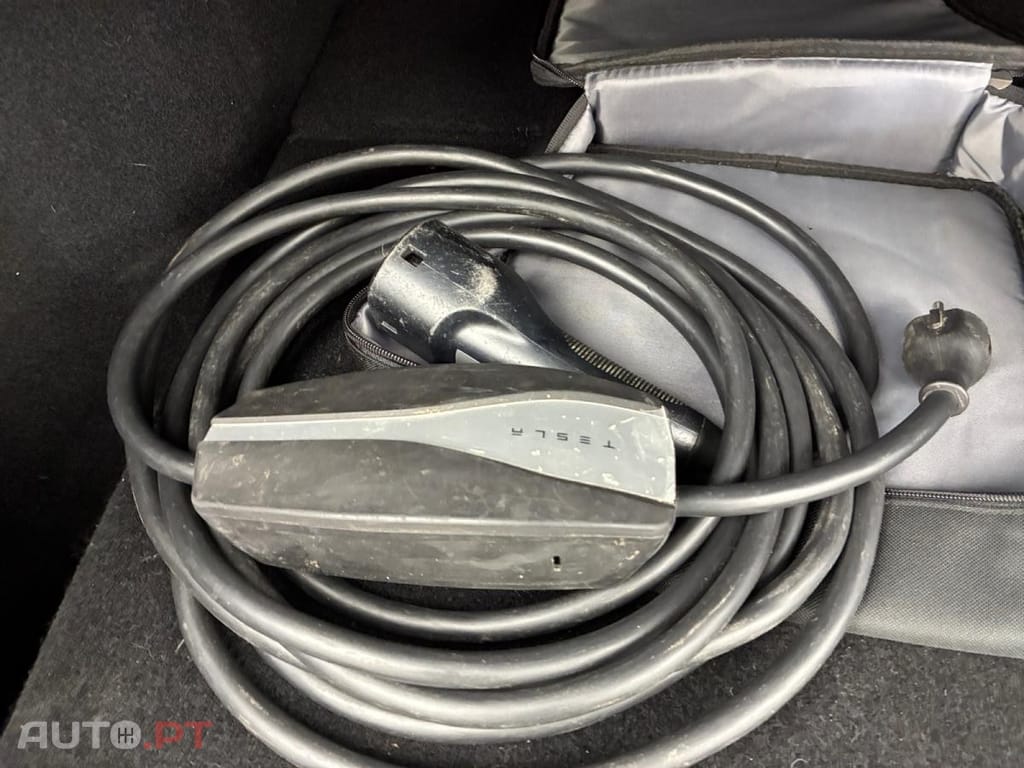Tesla Model Y Long Range Dual Motor AWD