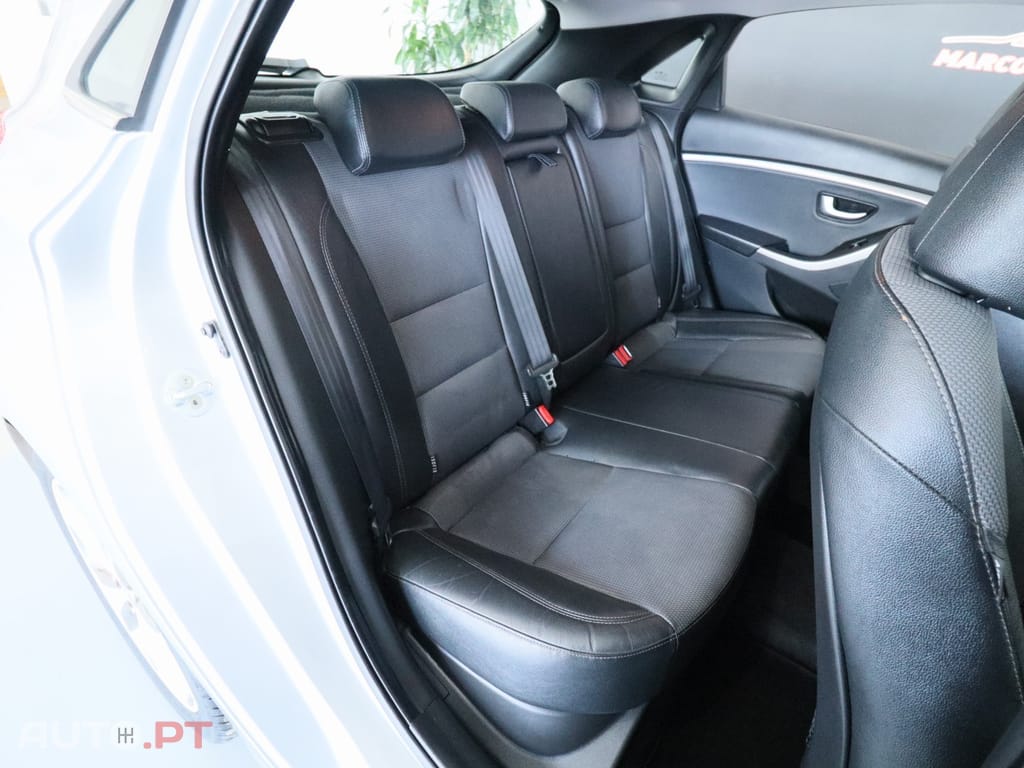 Hyundai i30 1.6 CRDi STyle J17
