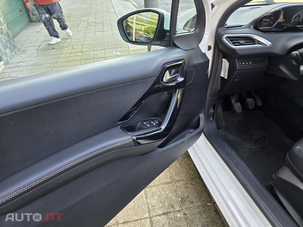Peugeot 208 1.6 e-HDi Ice Velvet