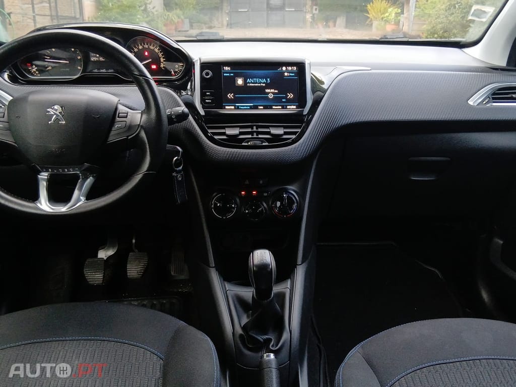 Peugeot 208 CCBHW6
