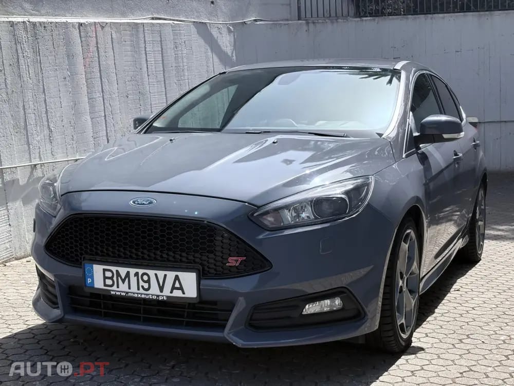 Ford Focus 2.0 EcoBoost ST c/ Pack Pele Desportiva