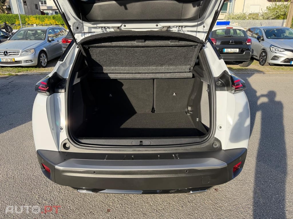 Peugeot 2008 1.2 Hybrid Allure e-DCS6