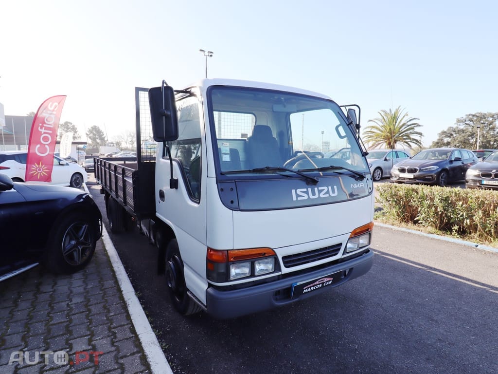 Isuzu Série N NKR 55 LL 5D